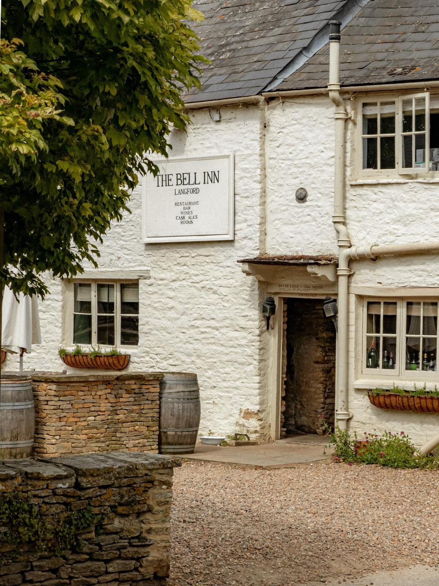 The Bell Inn Lechlade Exterior photo